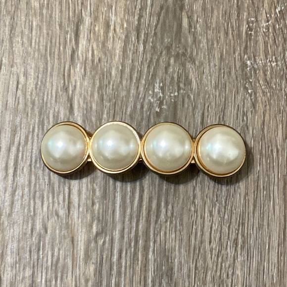 Faux Pearl Hair Clip - Picture 1 of 6